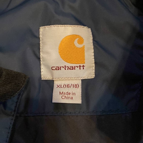 SOLD!! NWOT Women’s Carhartt Gilliam Vest - Picture 4 of 6